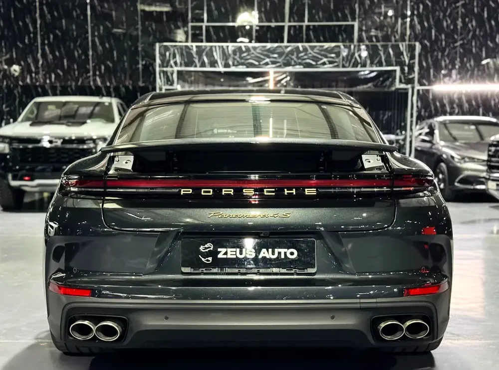 2025 Porsche Panamera 4S E-Hybrid, 2029 Porsche Warranty, Just Been Serviced, Very Low Kms, GCC - Image 5