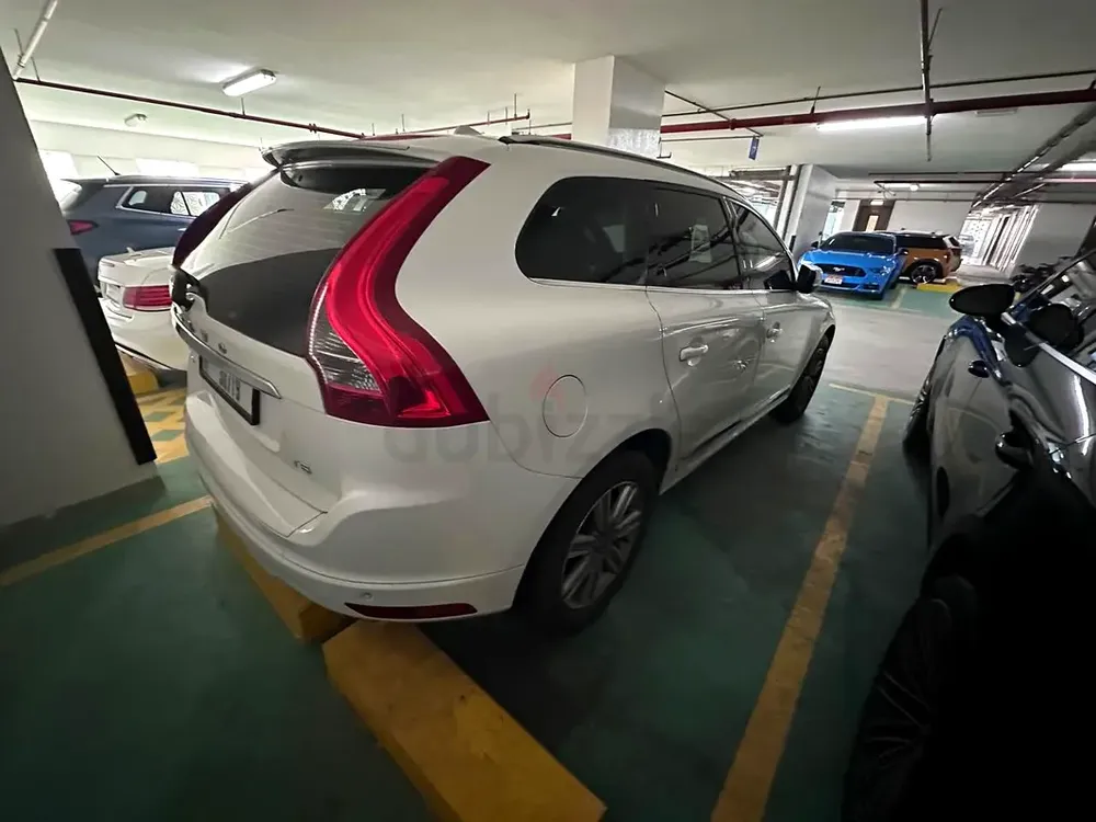 Volvo XC60 T4 2016 GCC Specs - Image 10