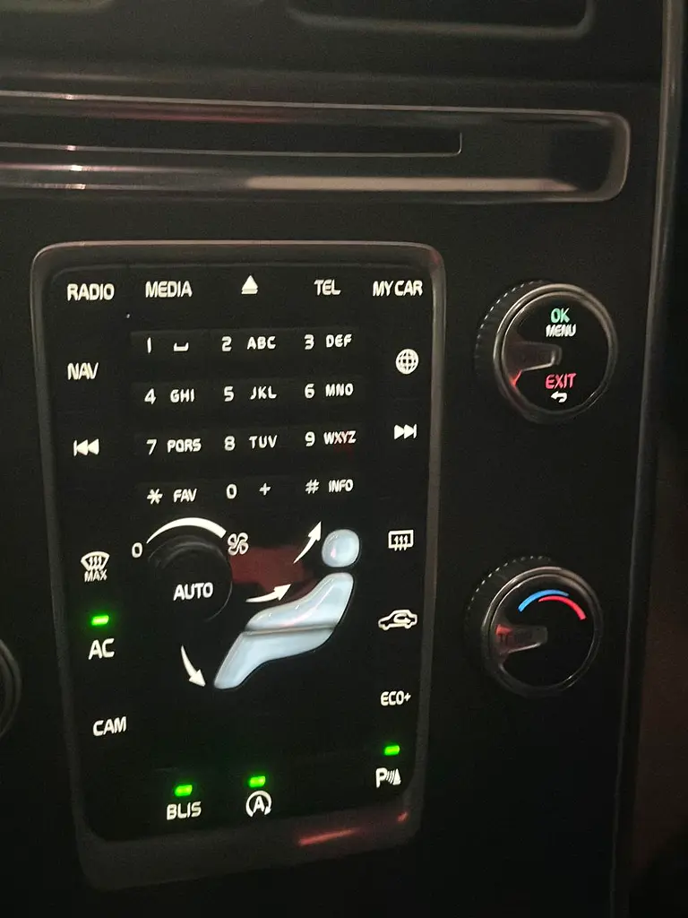 Volvo XC60 T4 2016 GCC Specs - Image 5