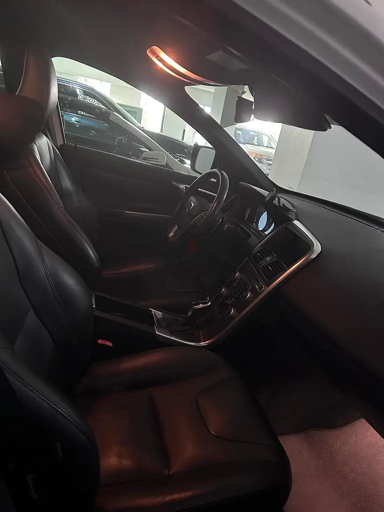 Volvo XC60 T4 2016 GCC Specs - Image 7