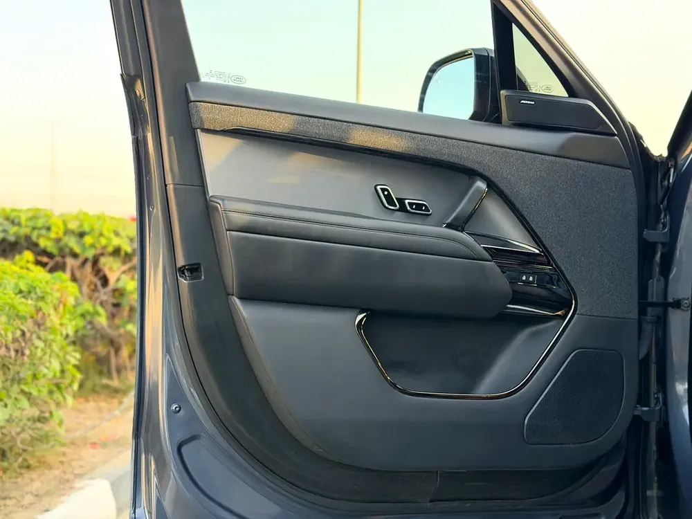 Land Rover Range Rover Sport HSE Dynamic 2023 - Korean Specs - GCC Stock - Image 10