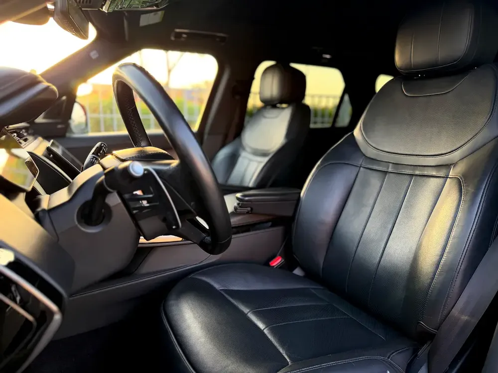 Land Rover Range Rover Sport HSE Dynamic 2023 - Korean Specs - GCC Stock - Image 8