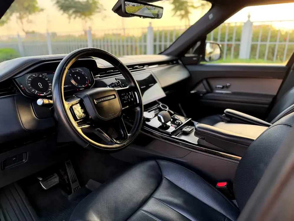 Land Rover Range Rover Sport HSE Dynamic 2023 - Korean Specs - GCC Stock - Image 9