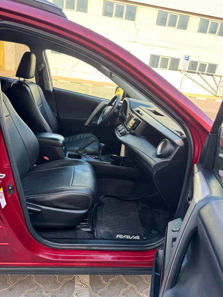 Toyota Rav4 2018 - Neat  clean car. - Image 12