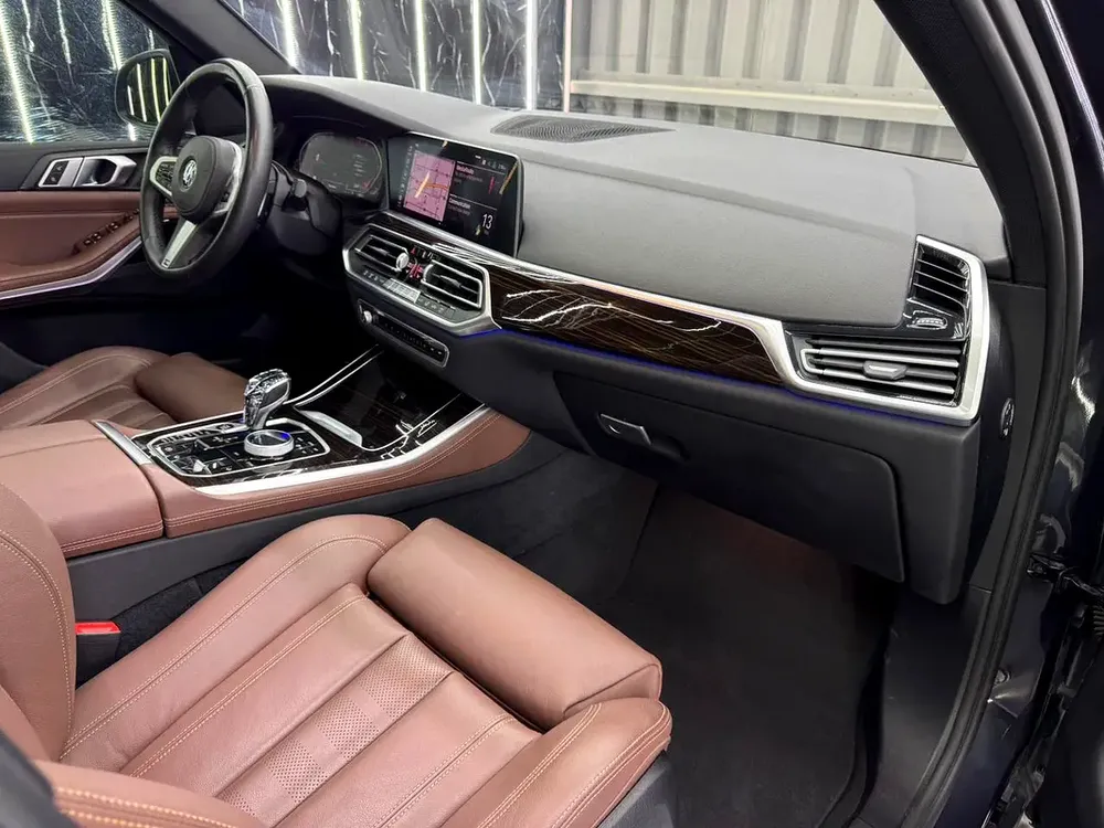 Exclussive Summer Sale | GCC | Full AGMC Service History | 7 Seater  SUV | - Image 10