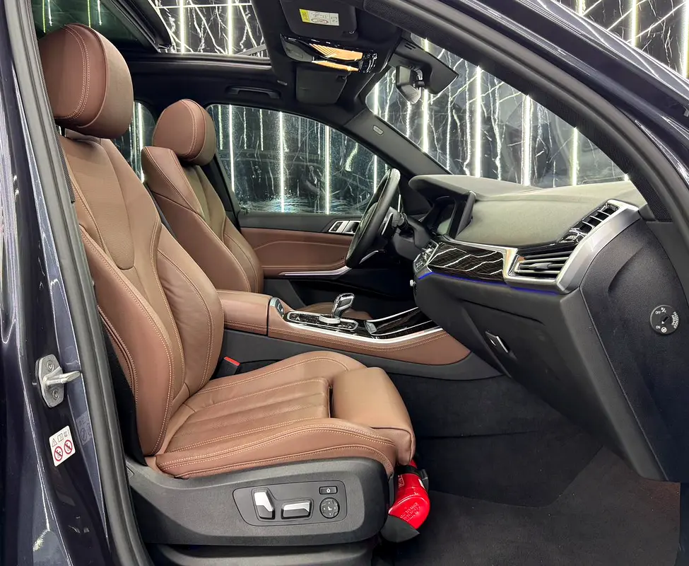 Exclussive Summer Sale | GCC | Full AGMC Service History | 7 Seater  SUV | - Image 12