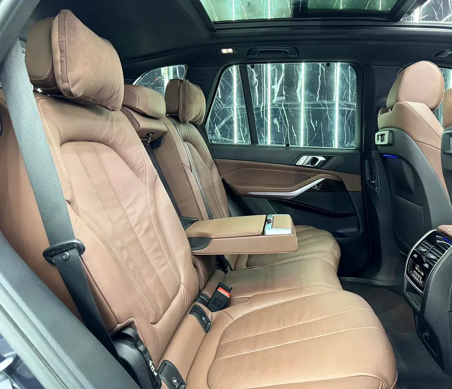 Exclussive Summer Sale | GCC | Full AGMC Service History | 7 Seater  SUV | - Image 18