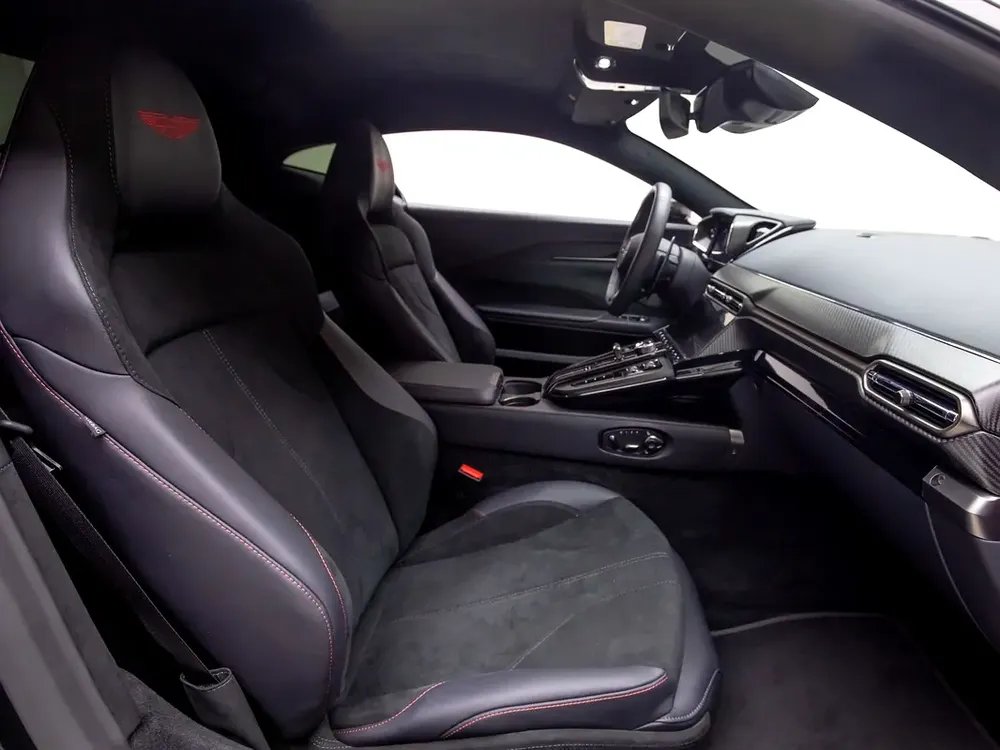 2025 | Aston Martin | Vantage (V8) | GCC Specs | With Warranty - Pristine Condition - Image 11