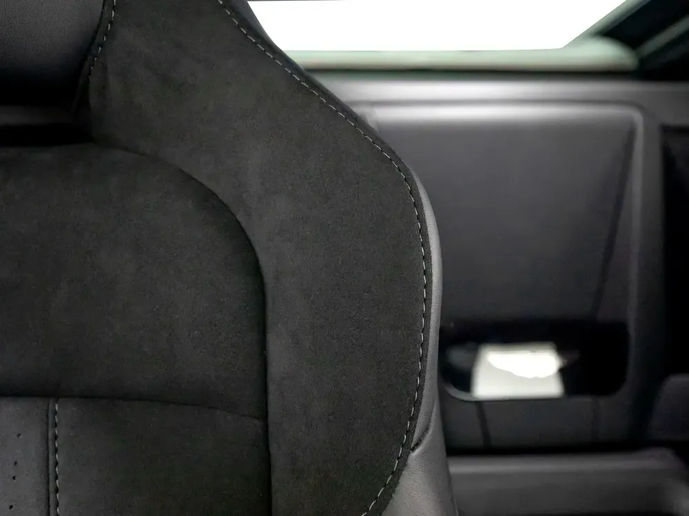 2025 | Aston Martin | Vantage (V8) | GCC Specs | With Warranty - Pristine Condition - Image 13
