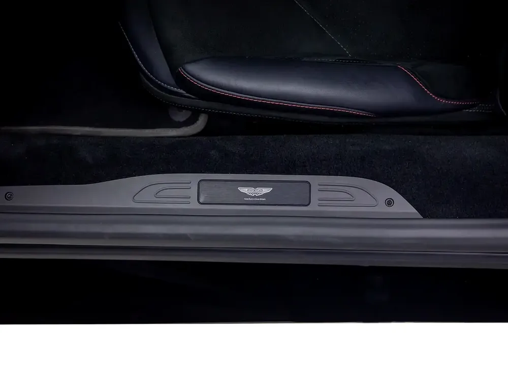 2025 | Aston Martin | Vantage (V8) | GCC Specs | With Warranty - Pristine Condition - Image 18