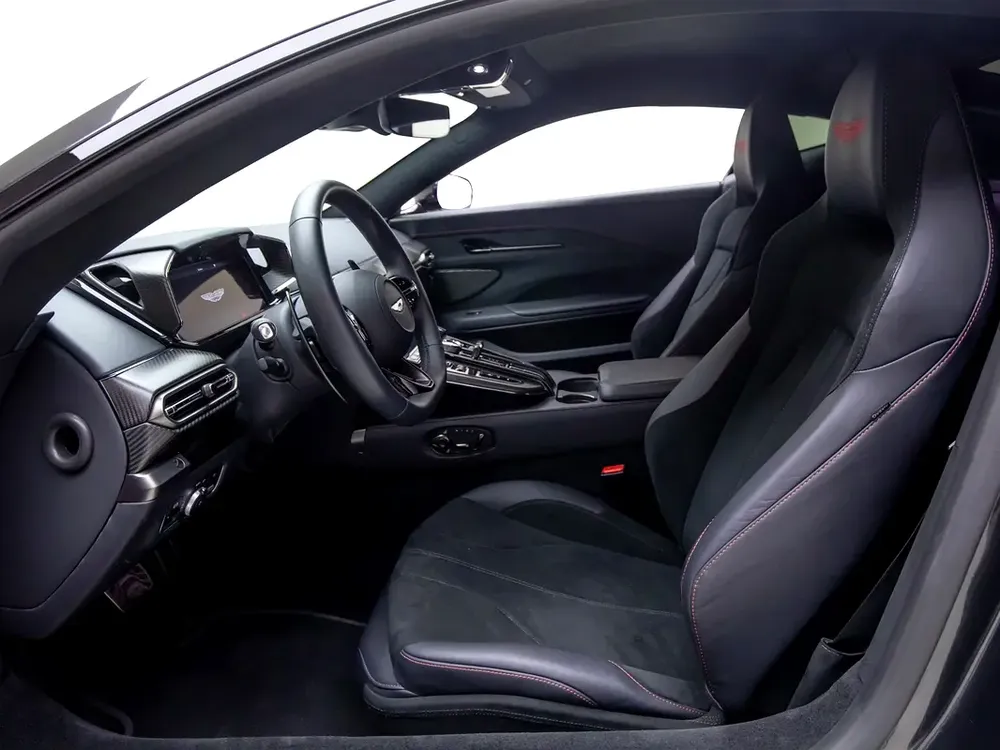 2025 | Aston Martin | Vantage (V8) | GCC Specs | With Warranty - Pristine Condition - Image 9