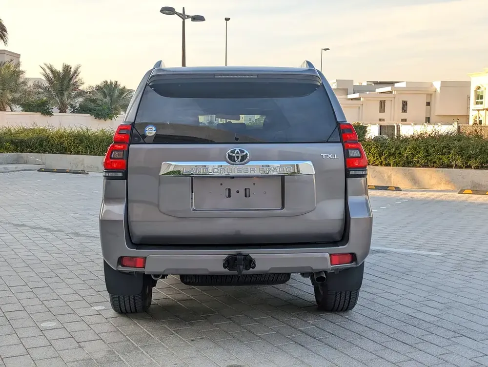 TOYOTA PRADO 2018 GCC V6 4.0L IN EXCELLENT CONDITION - Image 19