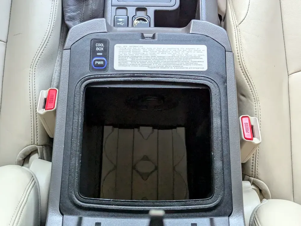 TOYOTA PRADO 2018 GCC V6 4.0L IN EXCELLENT CONDITION - Image 6