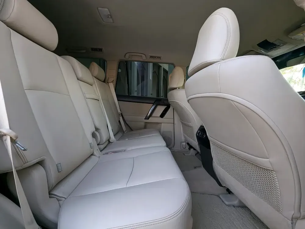 TOYOTA PRADO 2018 GCC V6 4.0L IN EXCELLENT CONDITION - Image 8