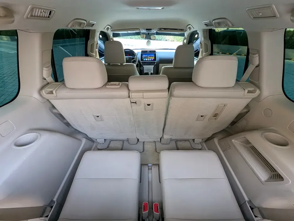 TOYOTA PRADO 2018 GCC V6 4.0L IN EXCELLENT CONDITION - Image 9