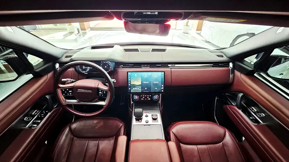 Dealer Warranty + Service Contract I 2022 Land Range Rover Vouge HSE P530 | GCC Specs | - Image 14