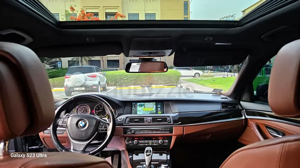 BMW 5-Series 523i 2011 GCC Specs - Excellent Condition - Image 10