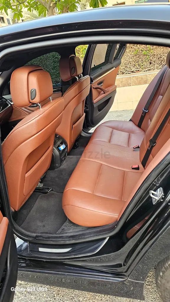 BMW 5-Series 523i 2011 GCC Specs - Excellent Condition - Image 9