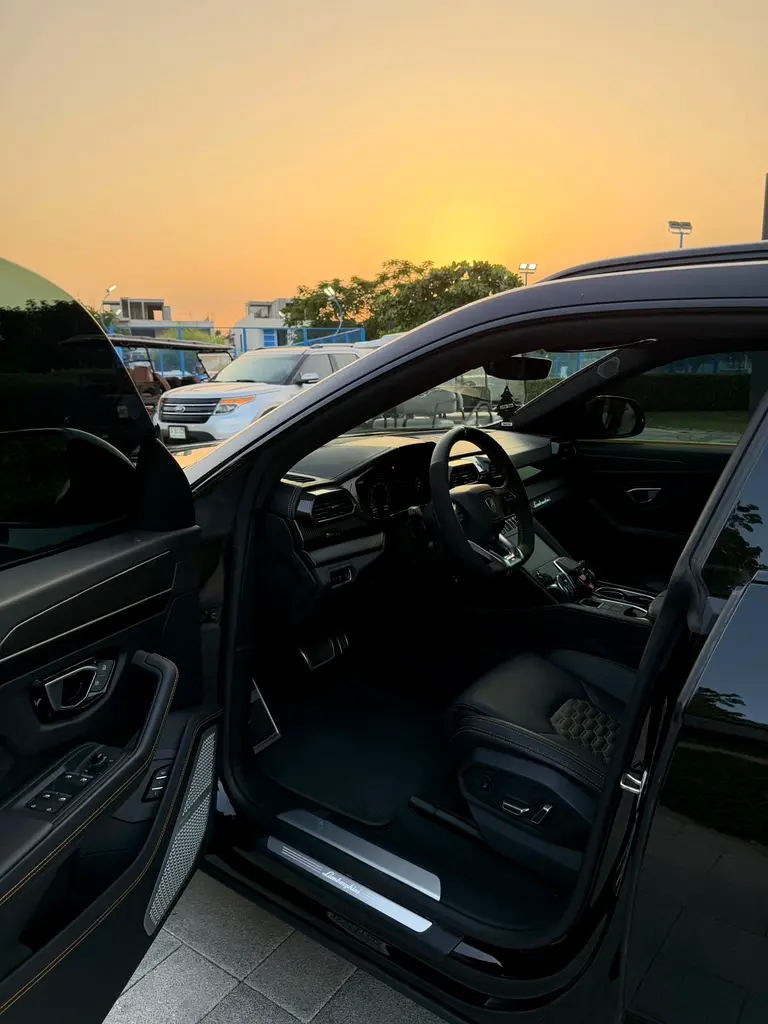 2022 Lamborghini Urus GCC | 40,000 KM | Warranty & Service | Carbon Interior | Bang & Olufse - Image 11