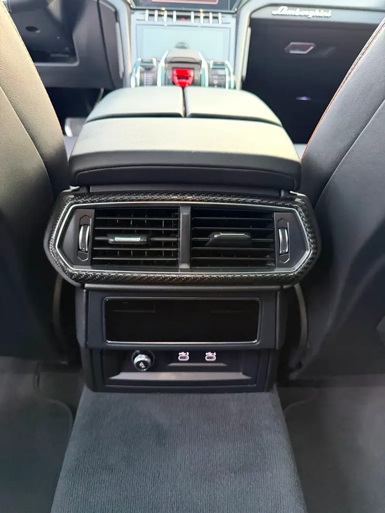 2022 Lamborghini Urus GCC | 40,000 KM | Warranty & Service | Carbon Interior | Bang & Olufse - Image 12