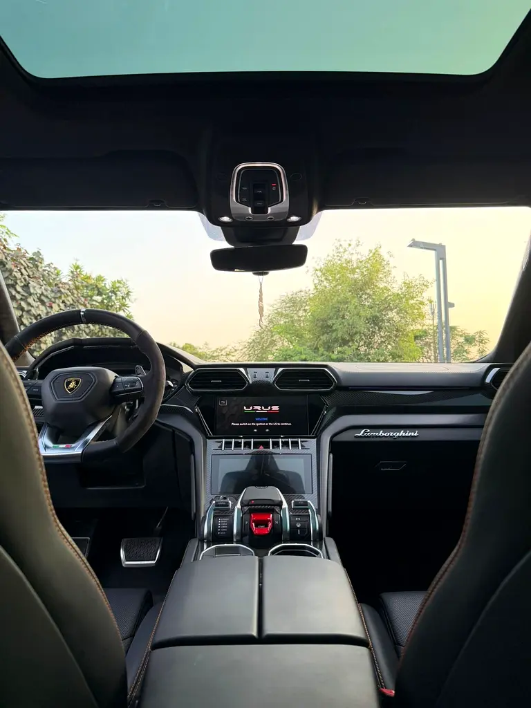 2022 Lamborghini Urus GCC | 40,000 KM | Warranty & Service | Carbon Interior | Bang & Olufse - Image 17