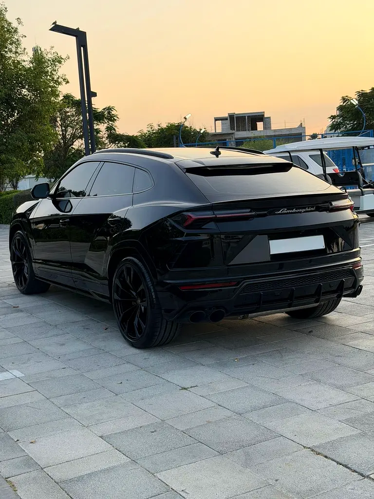 2022 Lamborghini Urus GCC | 40,000 KM | Warranty & Service | Carbon Interior | Bang & Olufse - Image 5