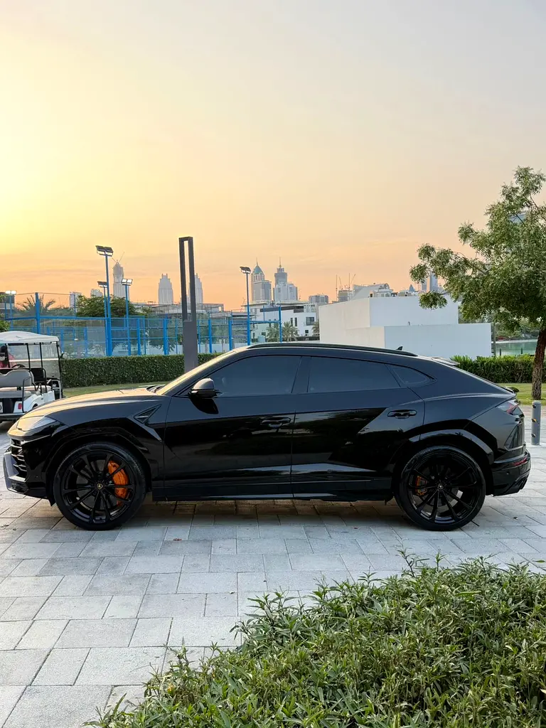 2022 Lamborghini Urus GCC | 40,000 KM | Warranty & Service | Carbon Interior | Bang & Olufse - Image 6