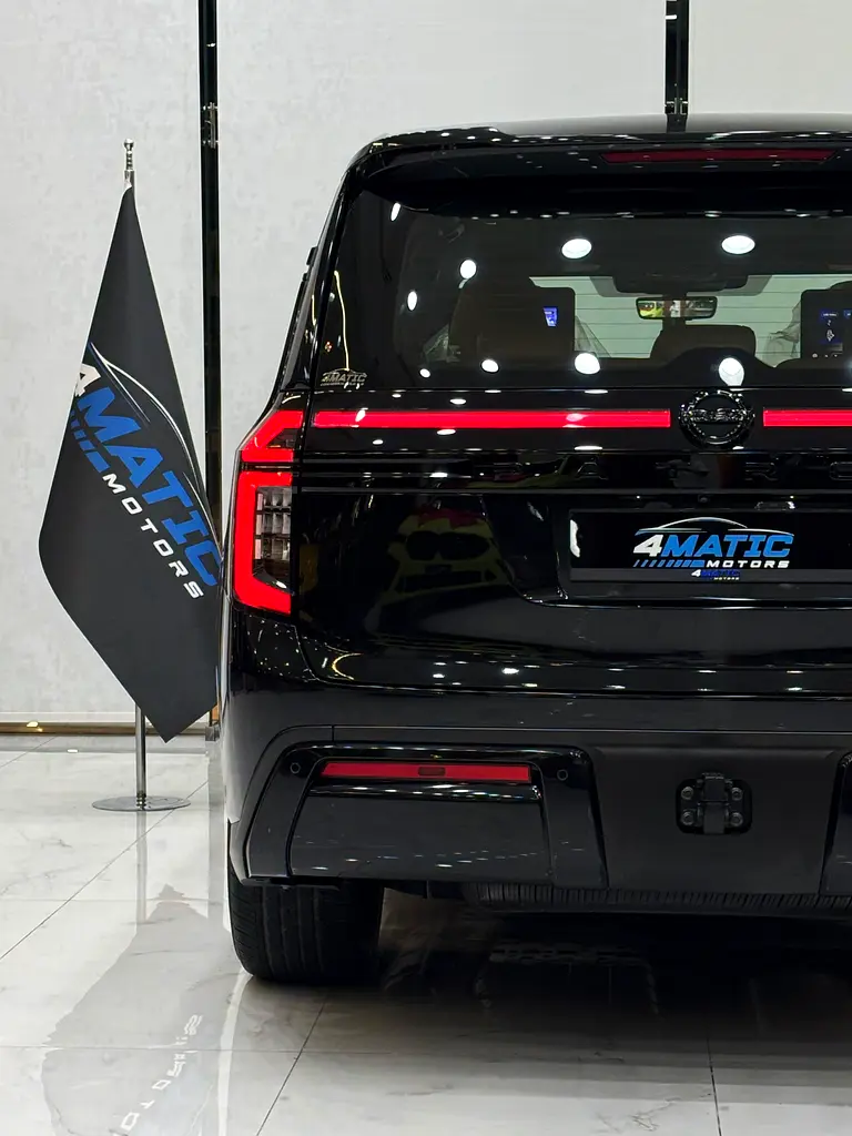 Nissan Patrol LE Platinum City Black Edition - Image 10