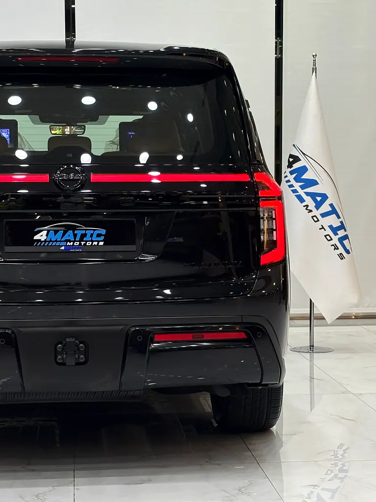 Nissan Patrol LE Platinum City Black Edition - Image 11