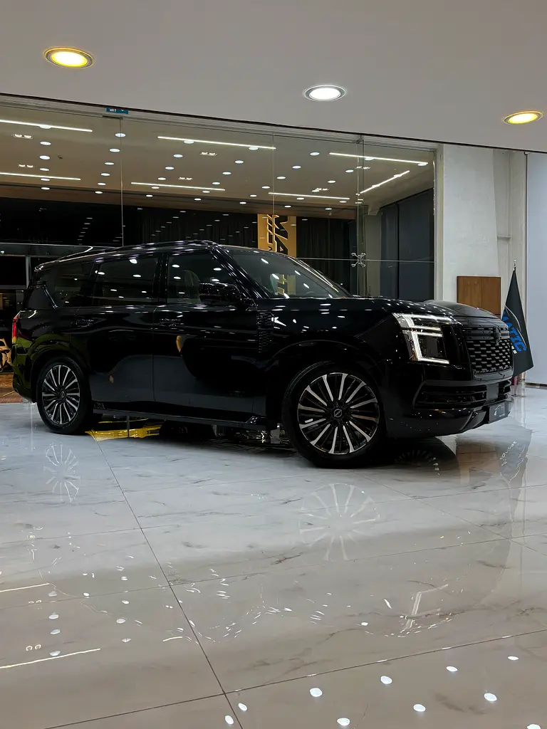 Nissan Patrol LE Platinum City Black Edition - Image 8