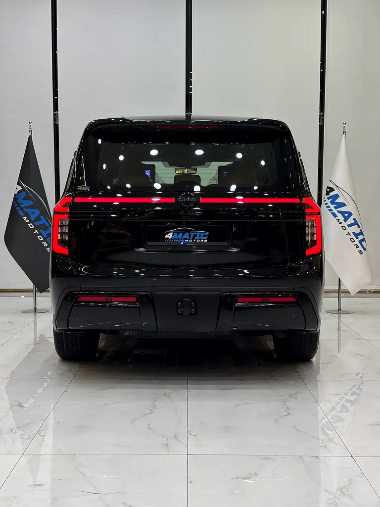 Nissan Patrol LE Platinum City Black Edition - Image 9