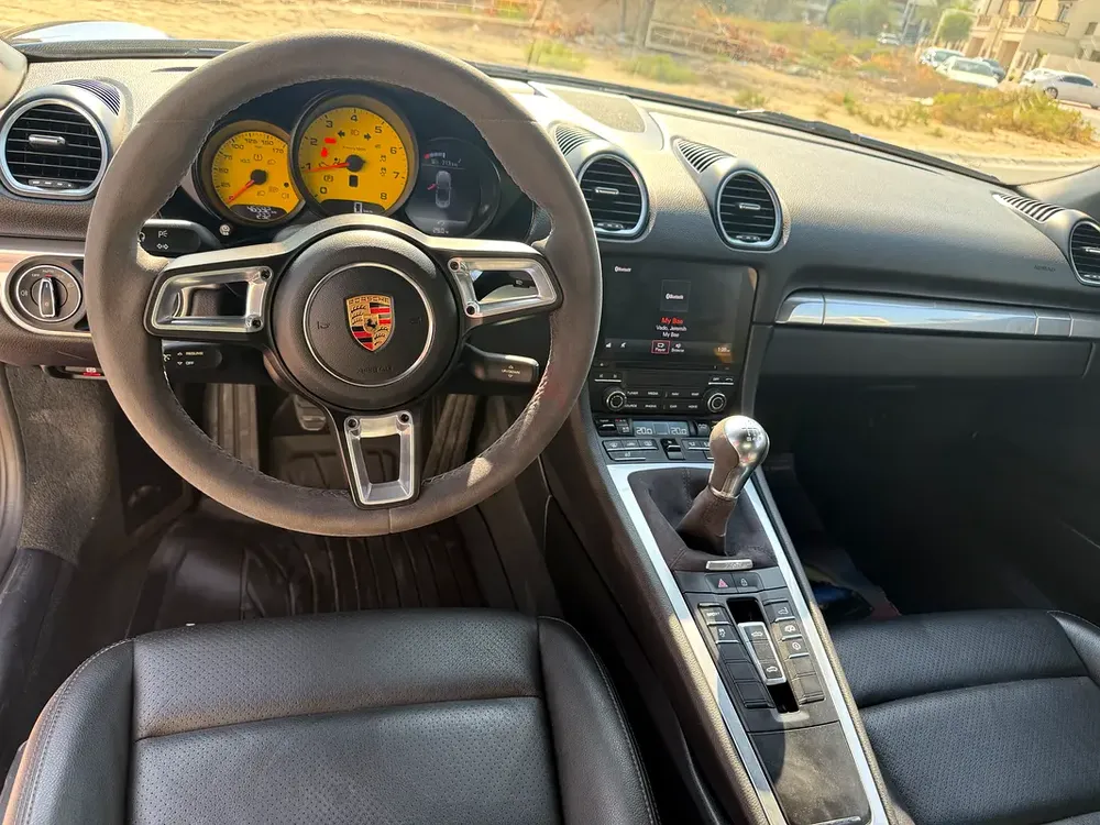 Manuel Gear, Like New porsche Boxter Convertible ( Cabriolet ) - Image 11