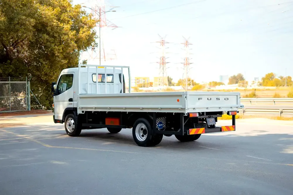 Mitsubishi Canter Cargo Body | Diesel | GCC Specs | Ref#M05105 - Image 4