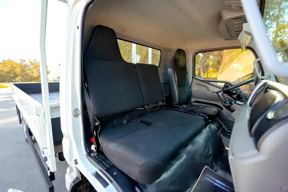 Mitsubishi Canter Cargo Body | Diesel | GCC Specs | Ref#M05105 - Image 9