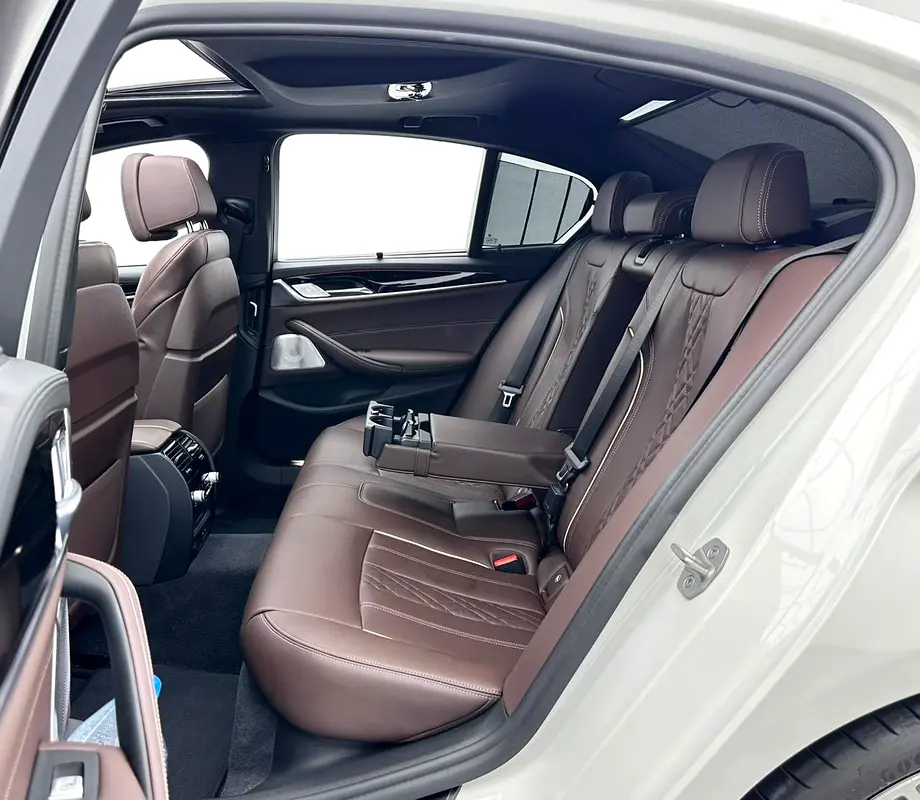 2023 BMW M550i xDrive, 1 Year Unlimited Km Warranty, Full Service History - Image 17