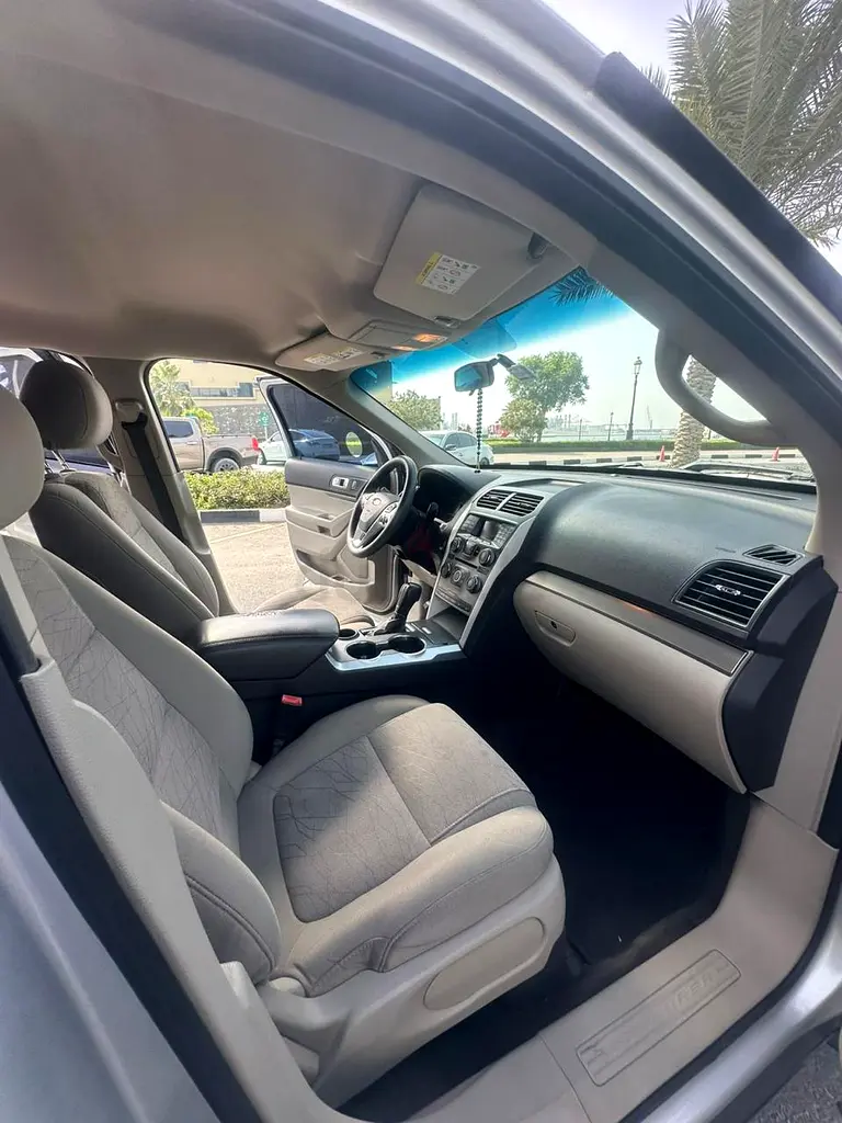 Ford Explorer 2015 - Excellent Condition | Family SUV - Image 4