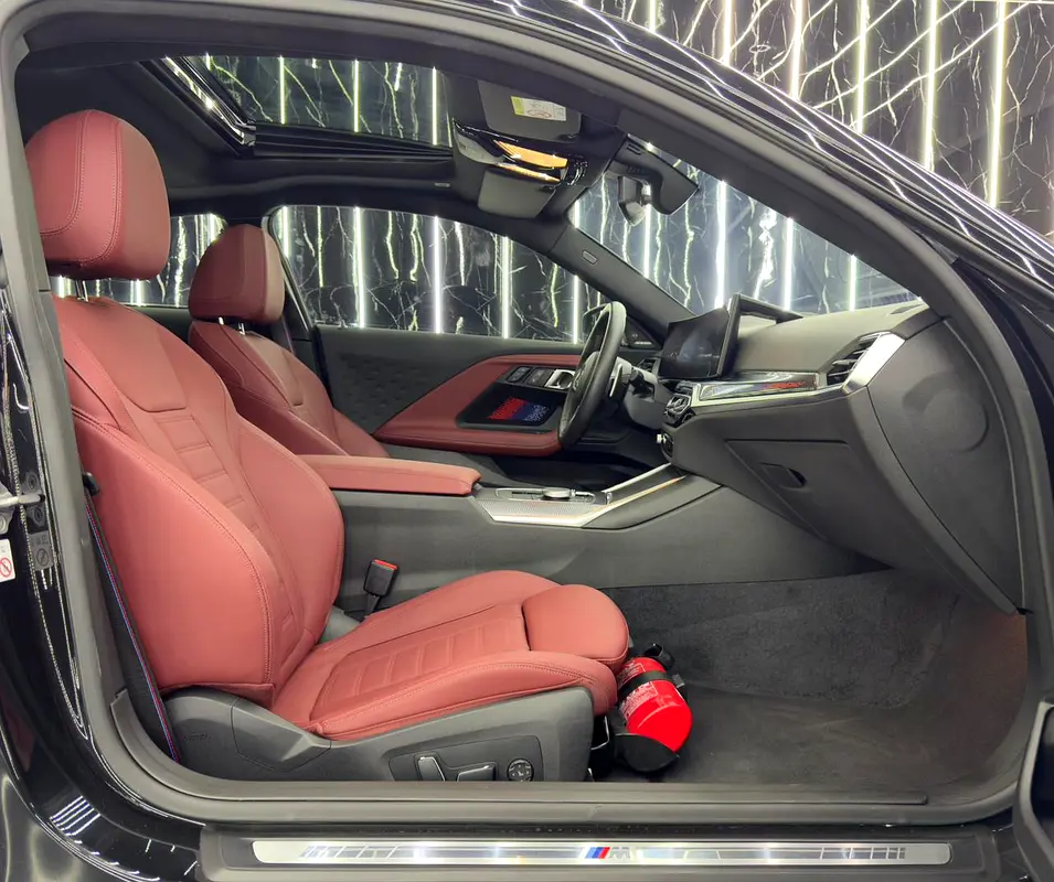 BMW M240i xDrive | GCC | Original Paint | Low Mileage | AGMC Warranty and service 2029 - Image 12