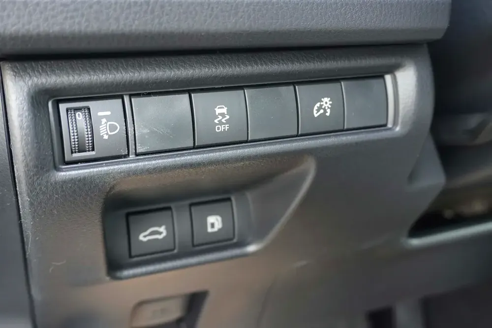 2025 MODEL TOYOTA-CAMRY 2.5L PETROL - Image 10