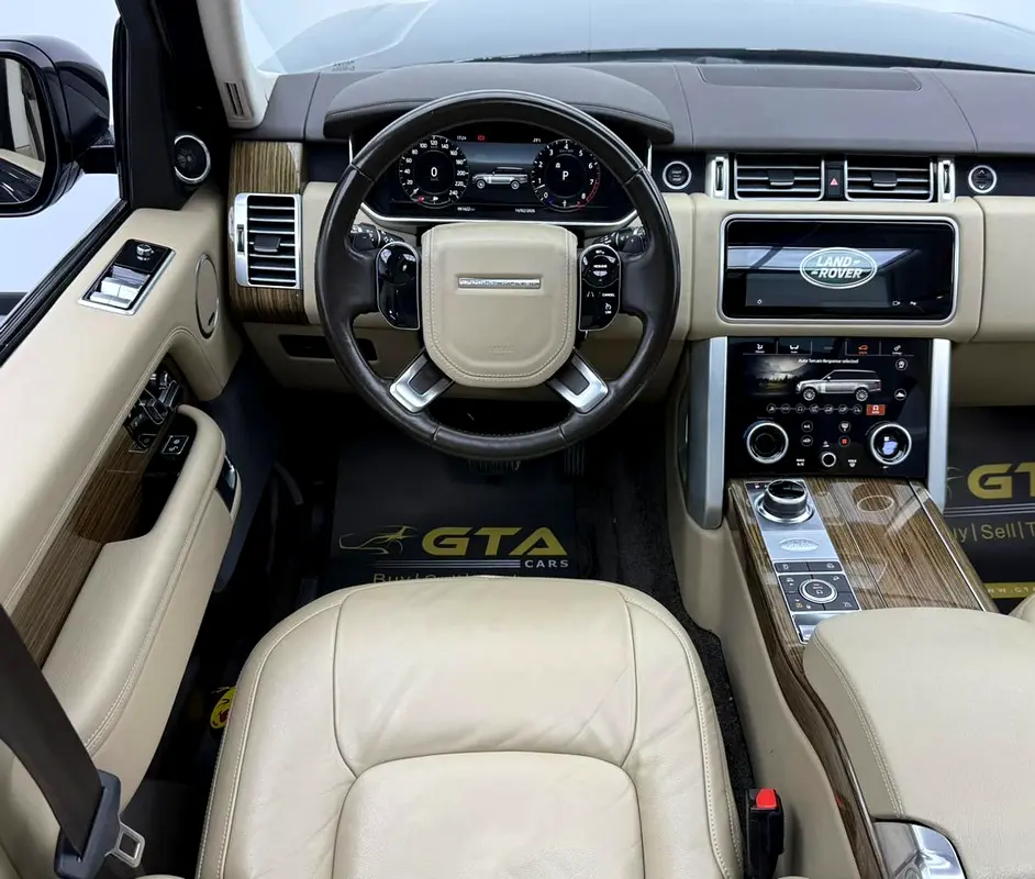 2019 Range Rover Vogue HSE, Warranty, Full Service History, Fully Loaded, Excellent Condition, GCC - Image 13