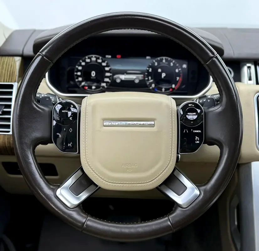 2019 Range Rover Vogue HSE, Warranty, Full Service History, Fully Loaded, Excellent Condition, GCC - Image 14
