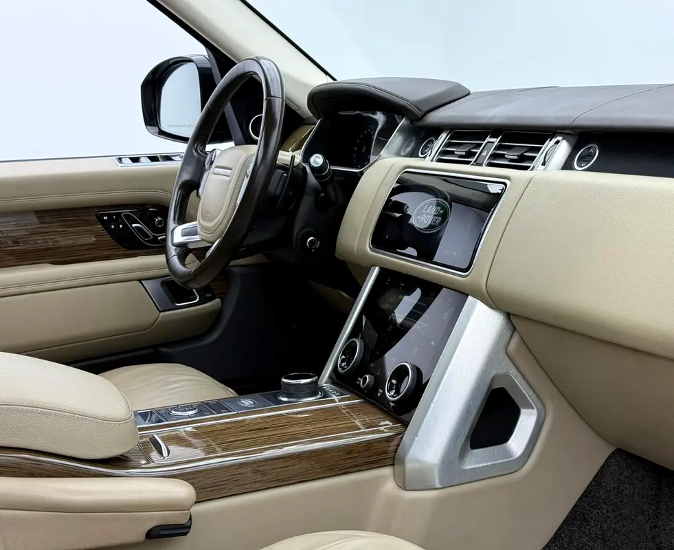 2019 Range Rover Vogue HSE, Warranty, Full Service History, Fully Loaded, Excellent Condition, GCC - Image 7