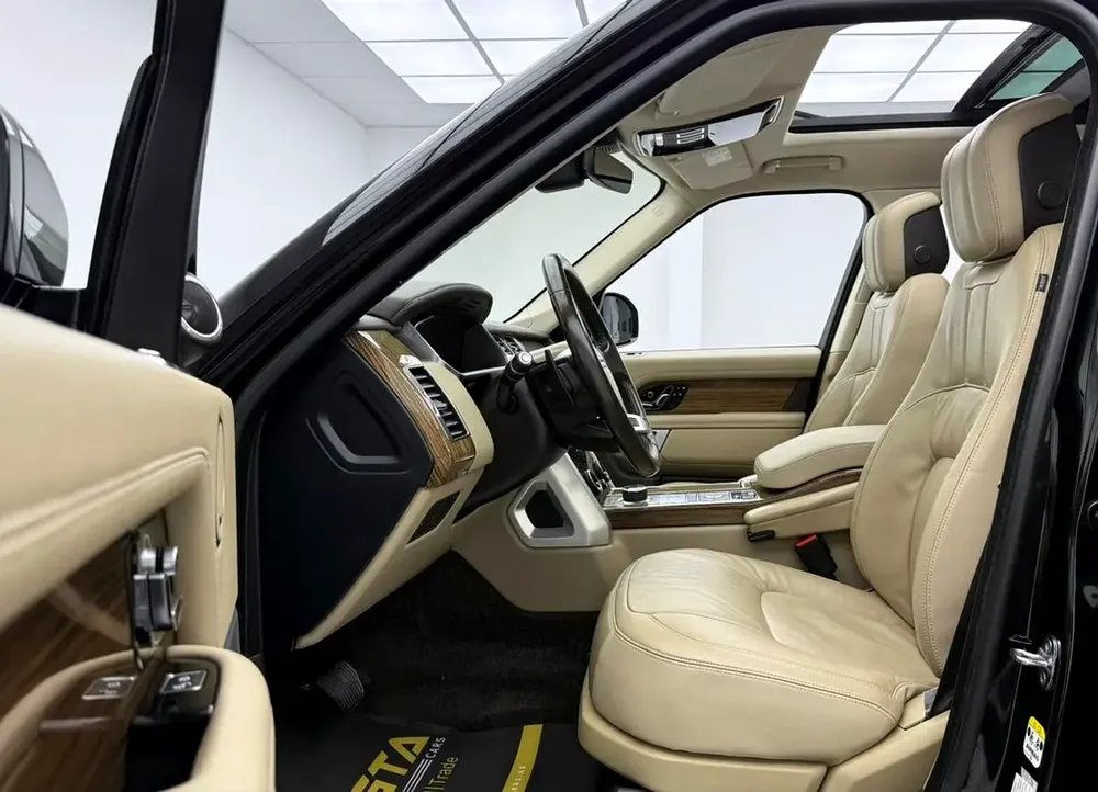 2019 Range Rover Vogue HSE, Warranty, Full Service History, Fully Loaded, Excellent Condition, GCC - Image 8
