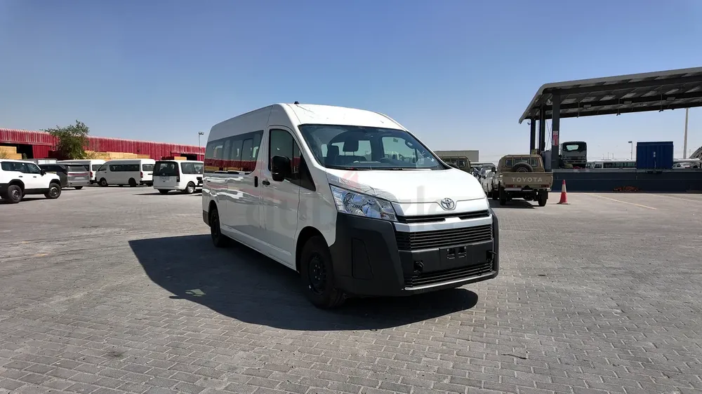 Toyota Hiace Commuter 2026 GCC Specs - Image 6