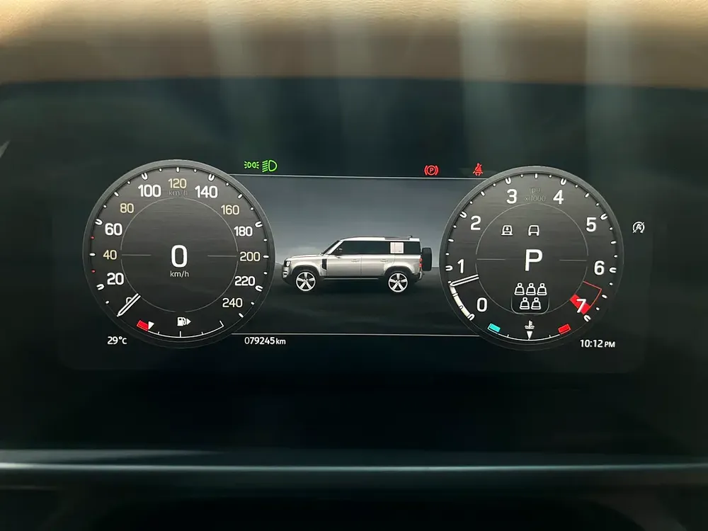 Land Rover Defender GCC Specs - Image 9