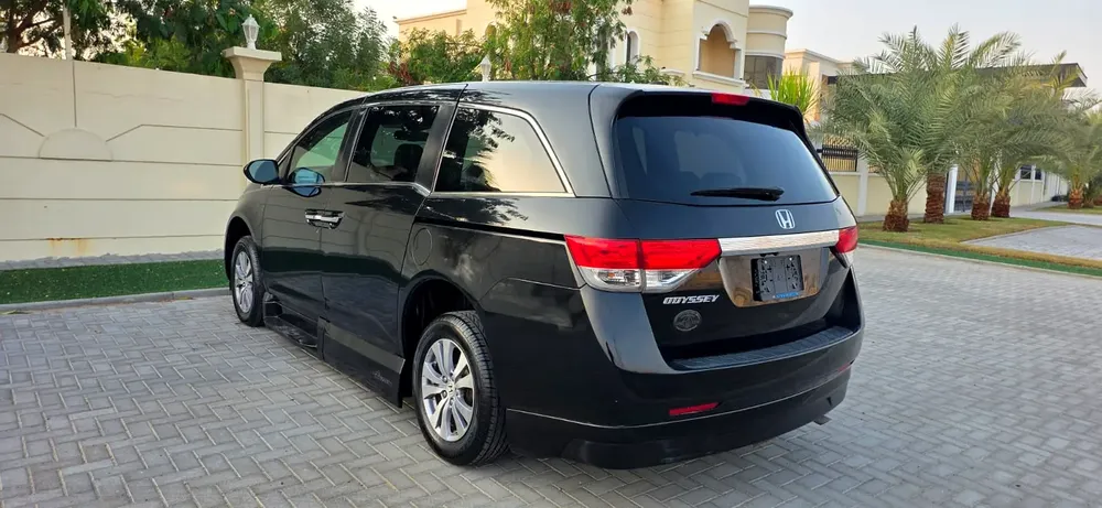 2016-Honda odyssey Wheelchair Van-Excellent Condition - Image 6