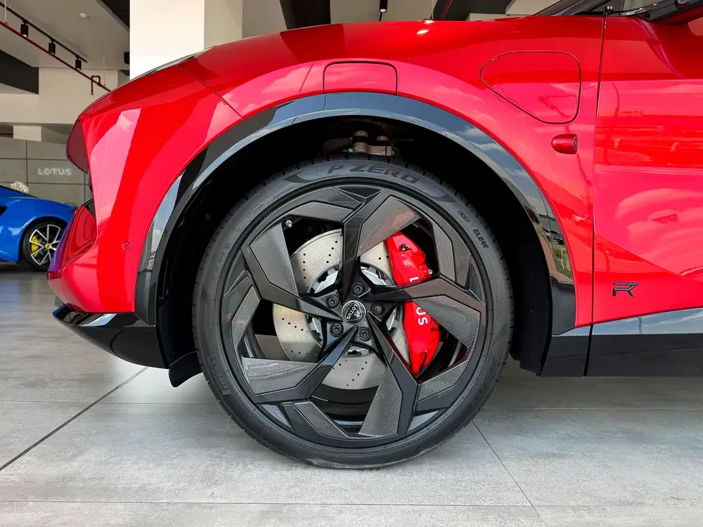 2025 | Lotus Eletre | R | GCC Specs | Brand New - Image 10