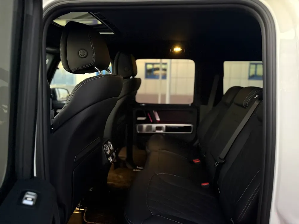 MERCEDES G 63 AMG - 2022 - 24,000 kms - FULL OPTION - JAPANESE SPEC - Image 10