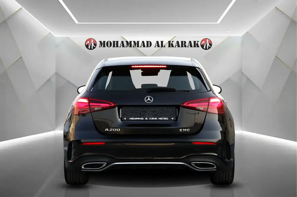 MERCEDES BENZ A200 2025 - GCC - GARGASH WARRANTY - LOW MILEAGE - FULLY LOAD - AMAZING CONDITION - Image 4