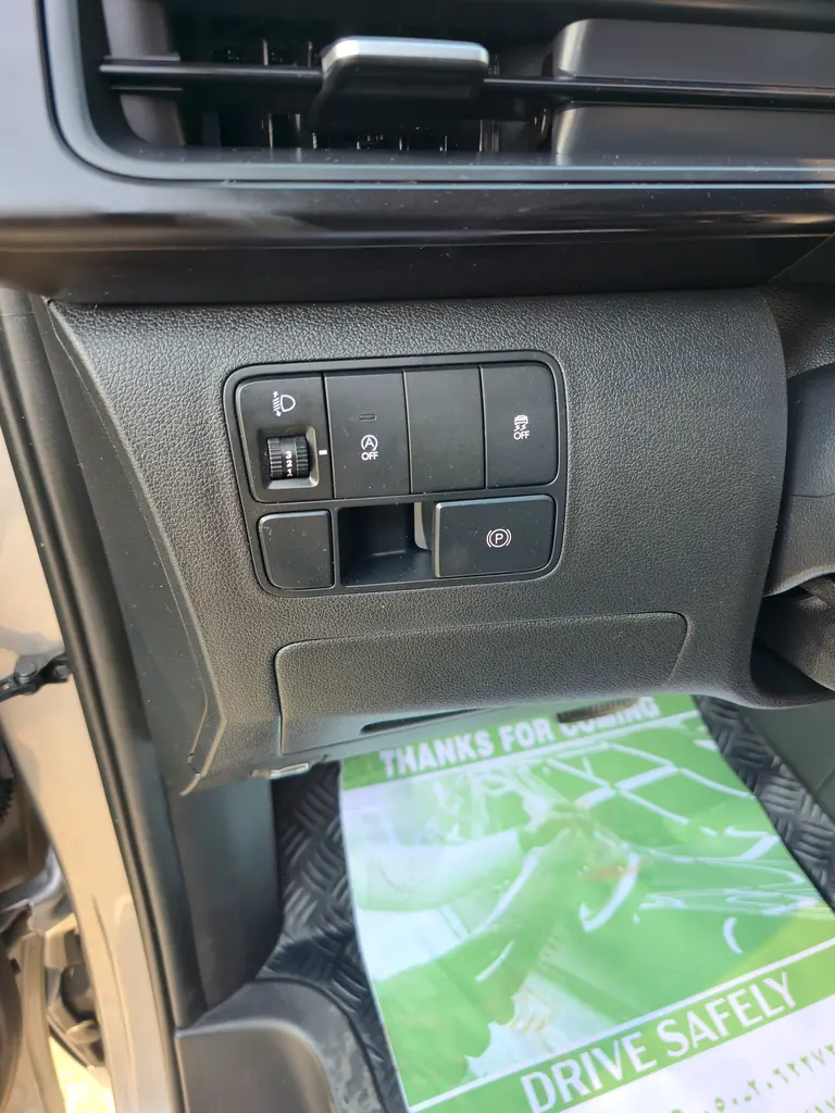 HYUNDAI STARIA 2023 MODEL DIESEL  SEATER  ACCIDENT FREE CAR FOR SALE - Image 6