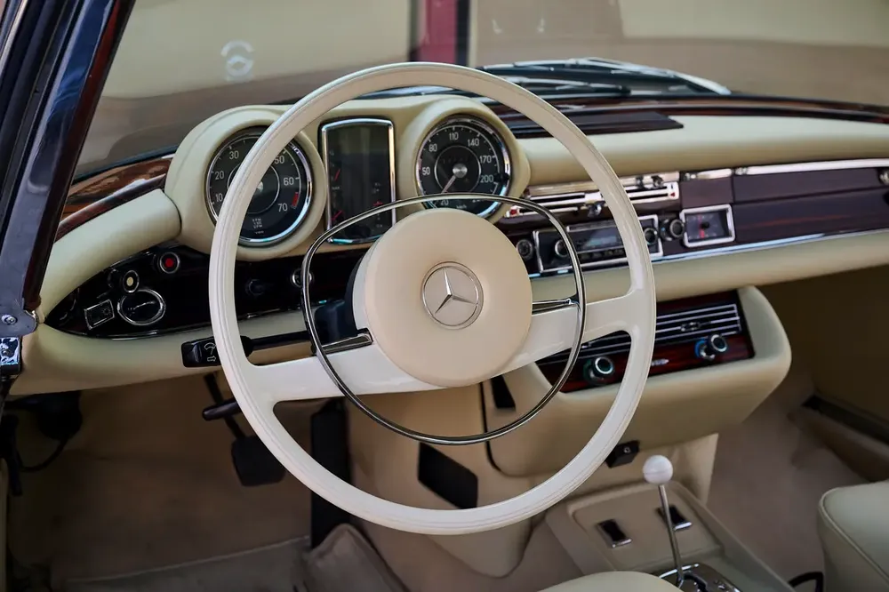 Mercedes-Benz 280 SE 3.5 Coupé W111 - Image 11